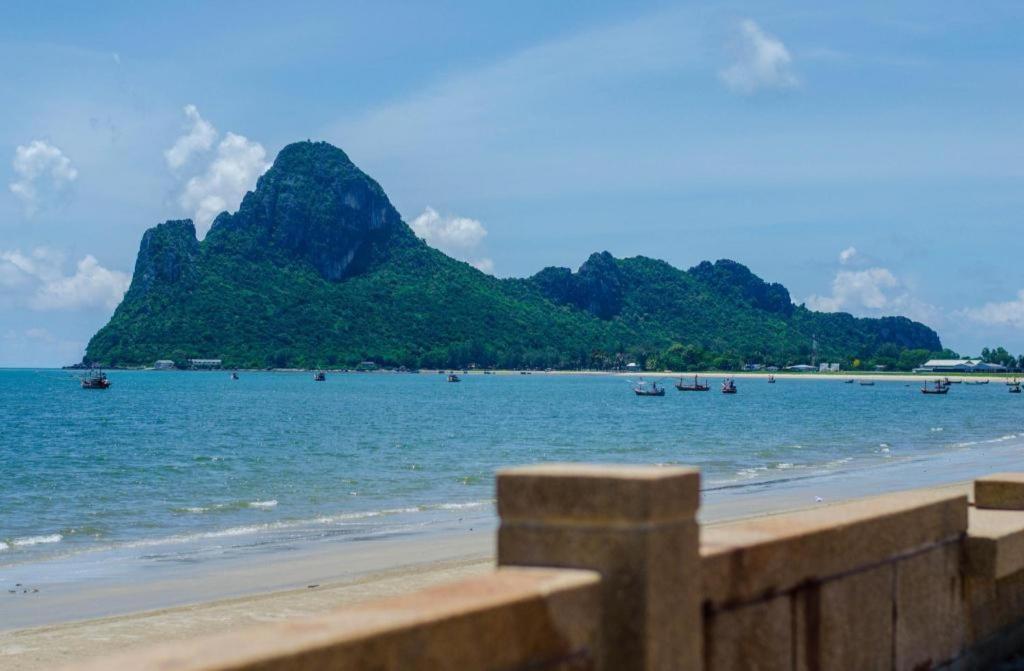 Prachuap Grand Hotel Prachuap Khiri Khan Ngoại thất bức ảnh